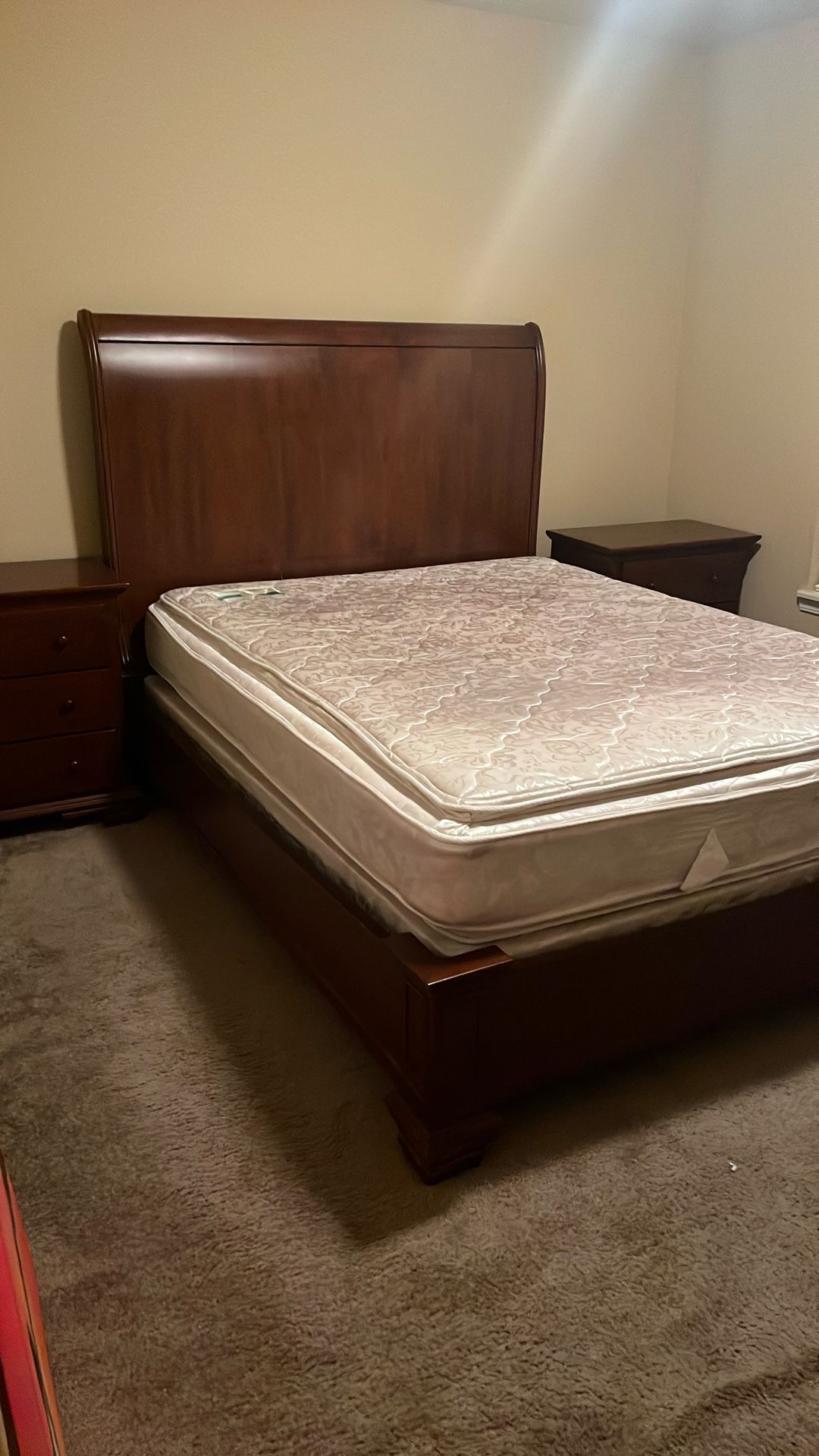 Bedroom Set High Quality But Some Dings