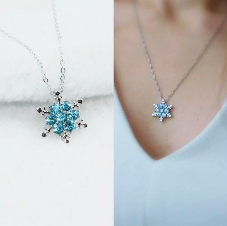 NWT Frozen Snowflake Necklace