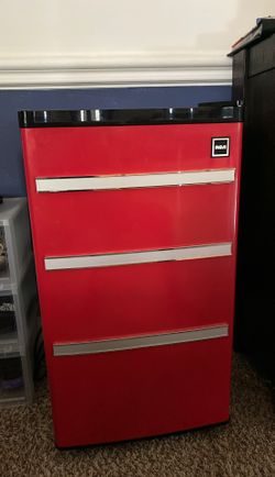 Mini fridge