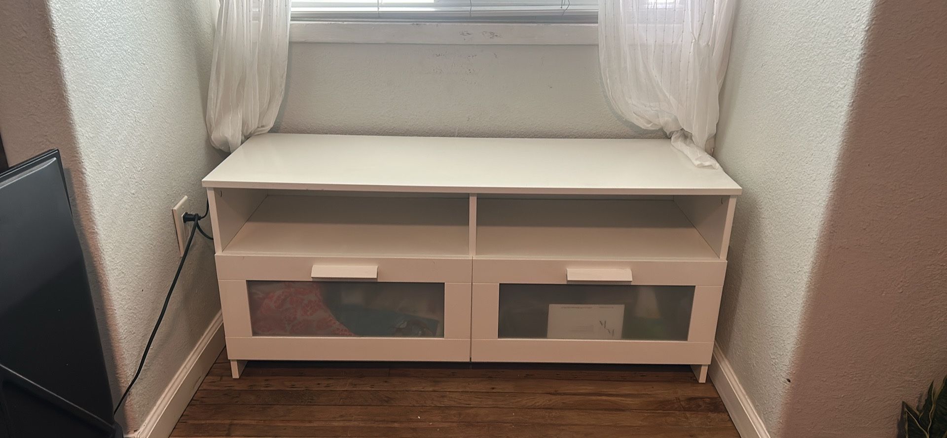 Ikea tv stand MOVING NEED GONE ASAP