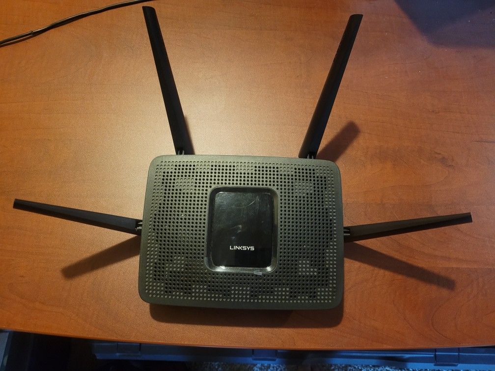 Lynksys MR9000 Tri-band internet Router