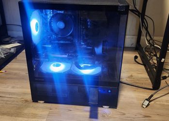 Good budget gaming pc comes with 27 inch gaming monitor and web cam