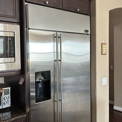 GE Monogram  42” Refrigerator / Not Working