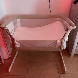 Bassinet Baby delight and mattress