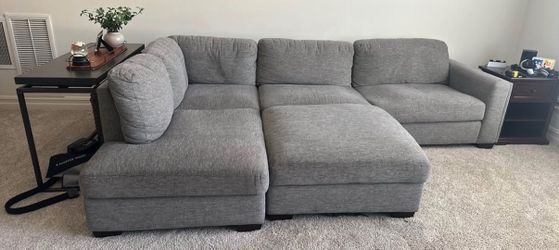 THOMASVILLE SECTIONAL COUCH