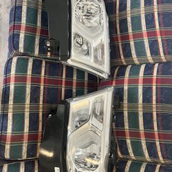 DODGE RAM 1500 2019 Headlights And Taillights