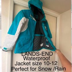 KIDS WATERPROOF Jacket Size 10-12  ( WARM )    20$ EXCELLENT CONDITION 