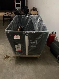 Uline 14 Bushel Vinyl Basket Truck Black