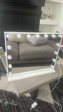 Vanity mirror with light and Bluetooth