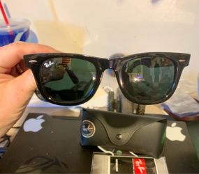 Ray-Ban Wayfarer Sunglasses Black