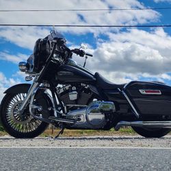 2014 Harley Davidson With Lots Of Chrome