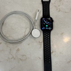 Apple Watch Series 9 45mm GPS+LTE Midnight Aluminum Very Good Condition