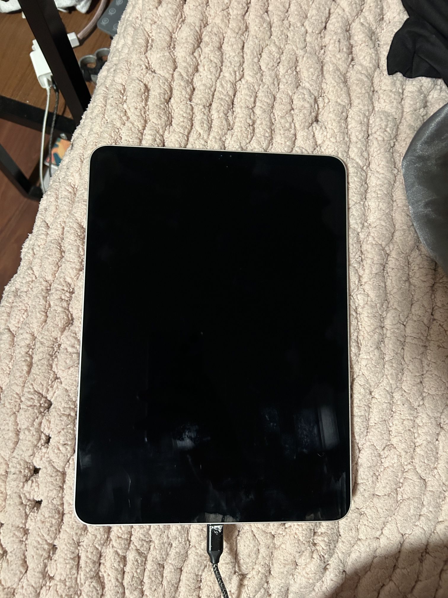 Silver Apple iPad Pro 11-inch