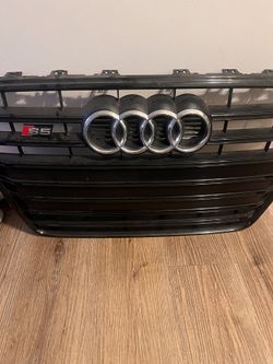 Audi S5 Grille