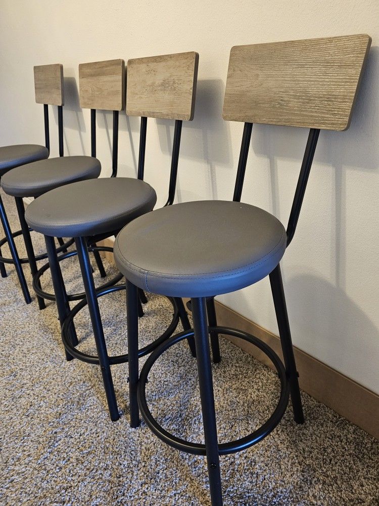 4 Bar Stools