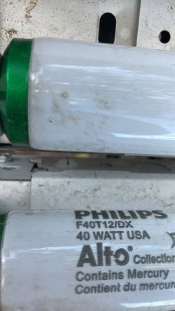 10 piece bundle of some new and never used flourecent/shop lights FOR THE LOW PRICE OF….