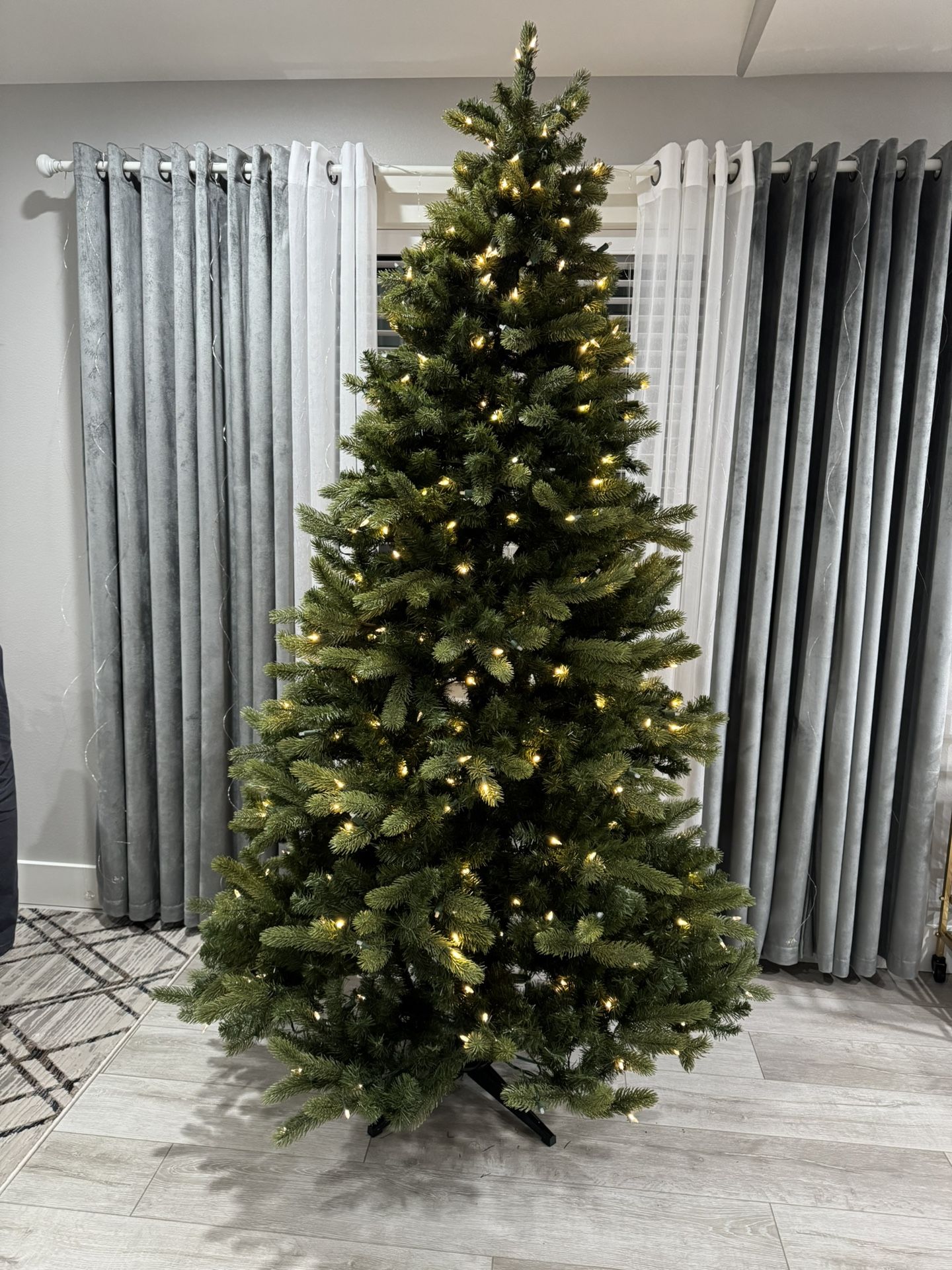 Christmas Tree 7’5 ft