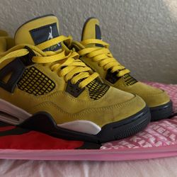 Air Jordan 4 Retro