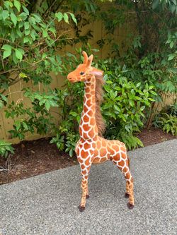 Plush giraffe