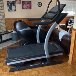 X22i Treadmill 