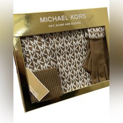 MICHAEL KORS SCARF HAT &  GlOVES SET