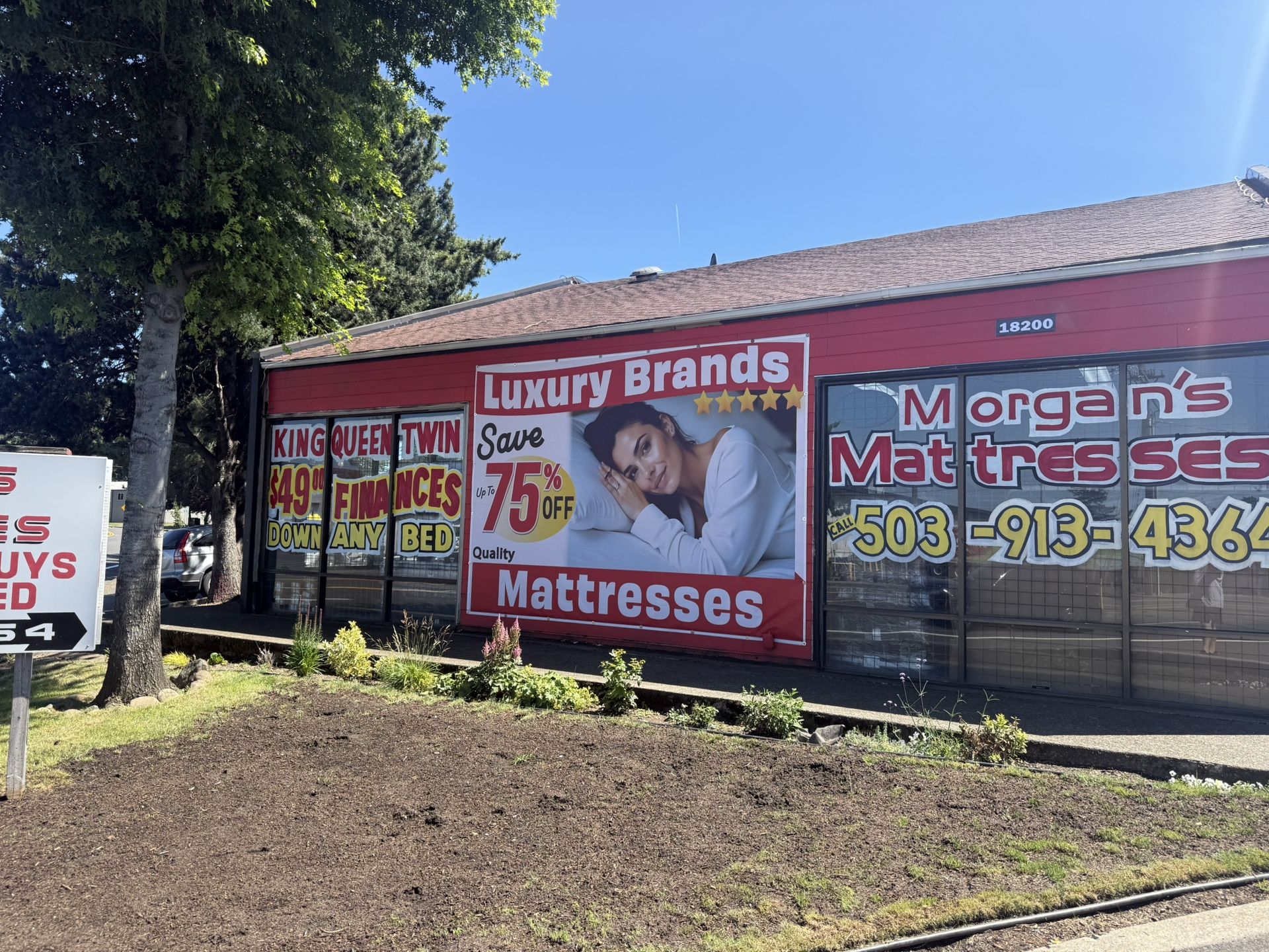 KING SIZE SIMMONS BEAUTYREST RECHARGE PILLOW TOP MATTRESS & BOX SPRINGS BED SET