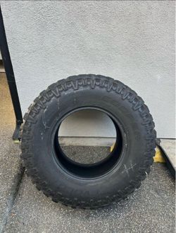 one cooper m/t 35x12.50r17