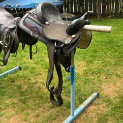 Teen western saddle 