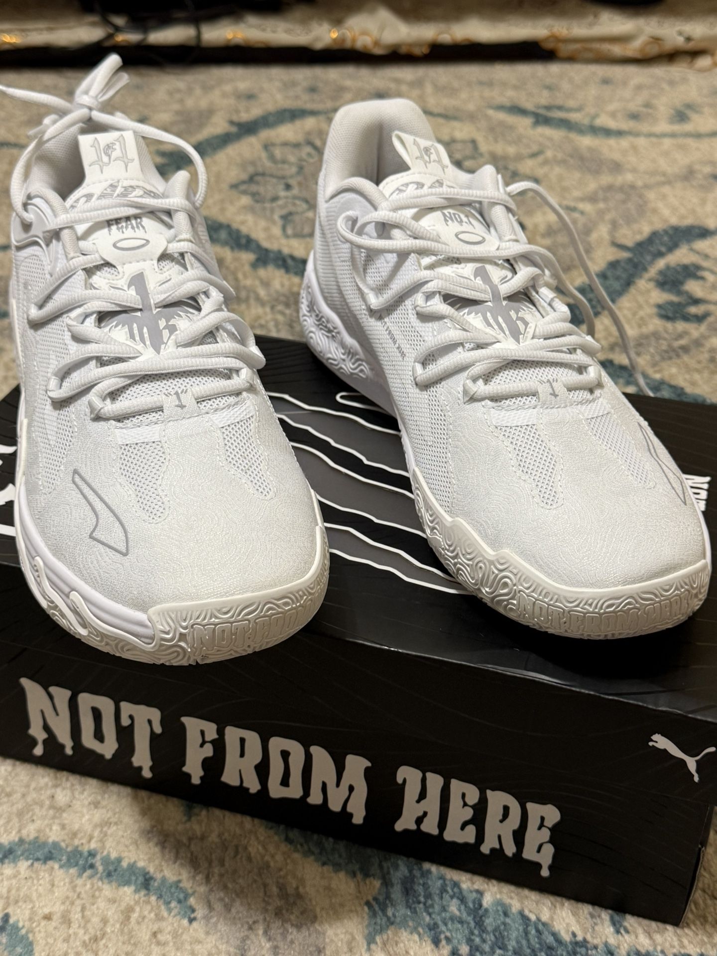 I’m selling my melo 111 and it size 12