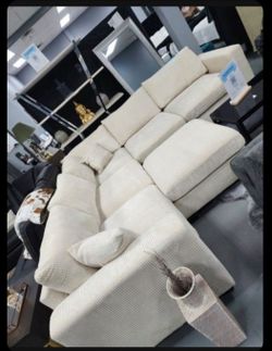 ✨️ Sectionals, 2pc Sofas ✨️ Furniture Queen Bedrooms, Dining Avail