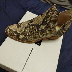 Woman Ankle Boots Snake Pattern