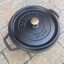Staub La Cocotte Cast Iron 4-qt Round Dutch Oven - Matte Black- 26 cm