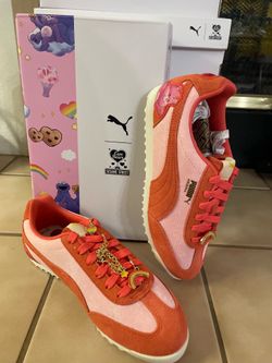 Athletic shoes