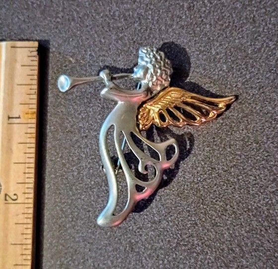 Angel Blowing Horn Silvertone Goldtone Vintage Collectible Lapel Pin Brooch A-1