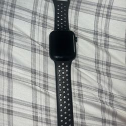 Apple Watch Series 8 45mm GPS