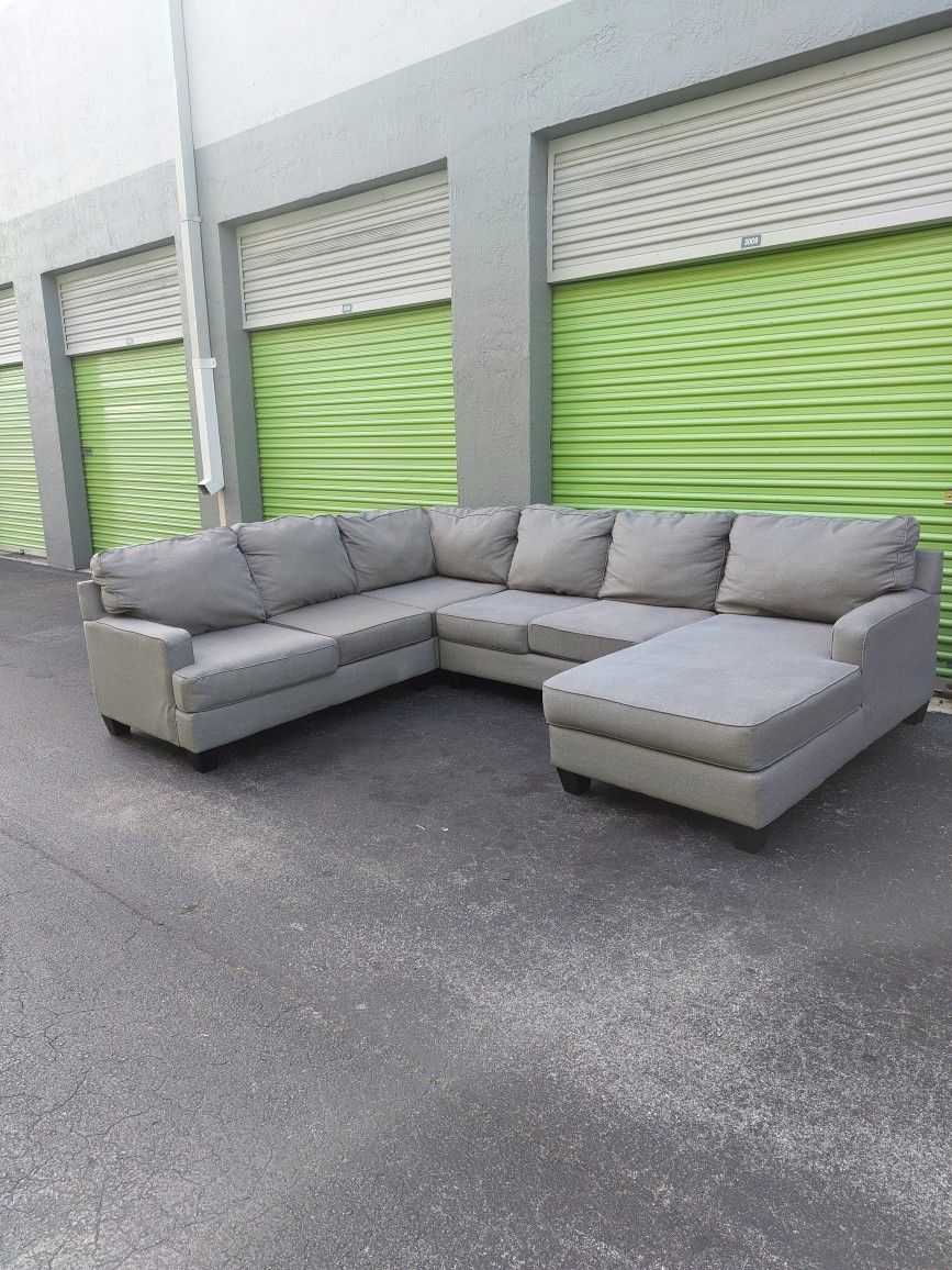 Sectional Couch, Gray Color , Fabric