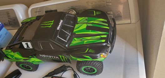 Traxxas slash 4x4 cheap monster energy edition