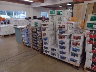 Various Sized Screws 