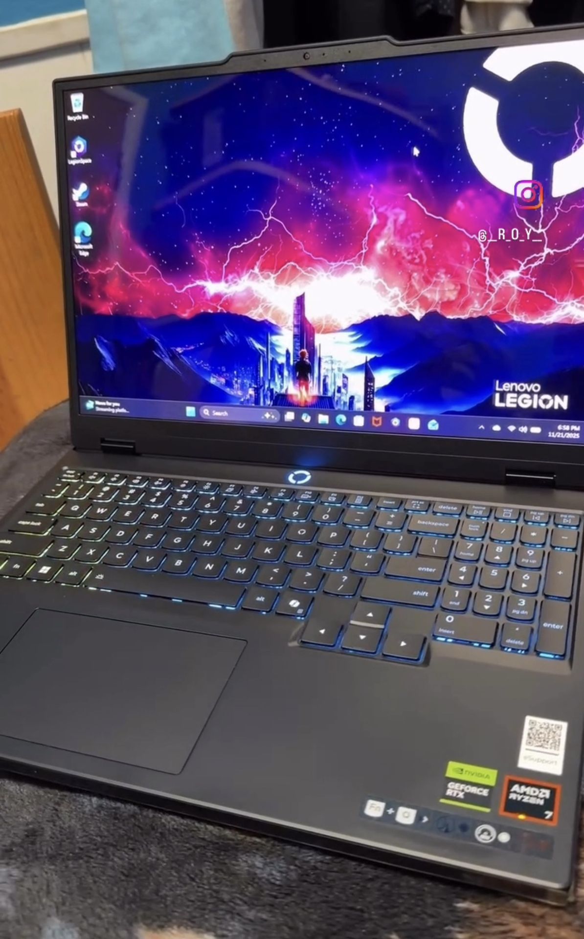 Lenovo Legion 5 OLED Gaming Laptop  RTX 5060
