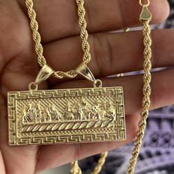last supper necklace gp