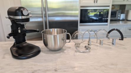 7 Quart Bowl-Lift Stand Mixer with Redesigned Premium Touchpoints - Black Matte