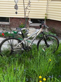 Haro v3 mountain bike
