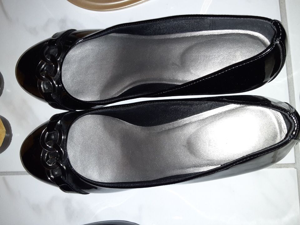 10 pair of shoes size 10 barely used