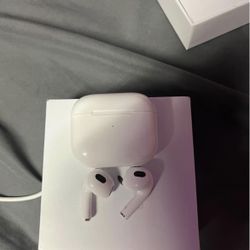 Airpods, Gen 3  With Wireless Case