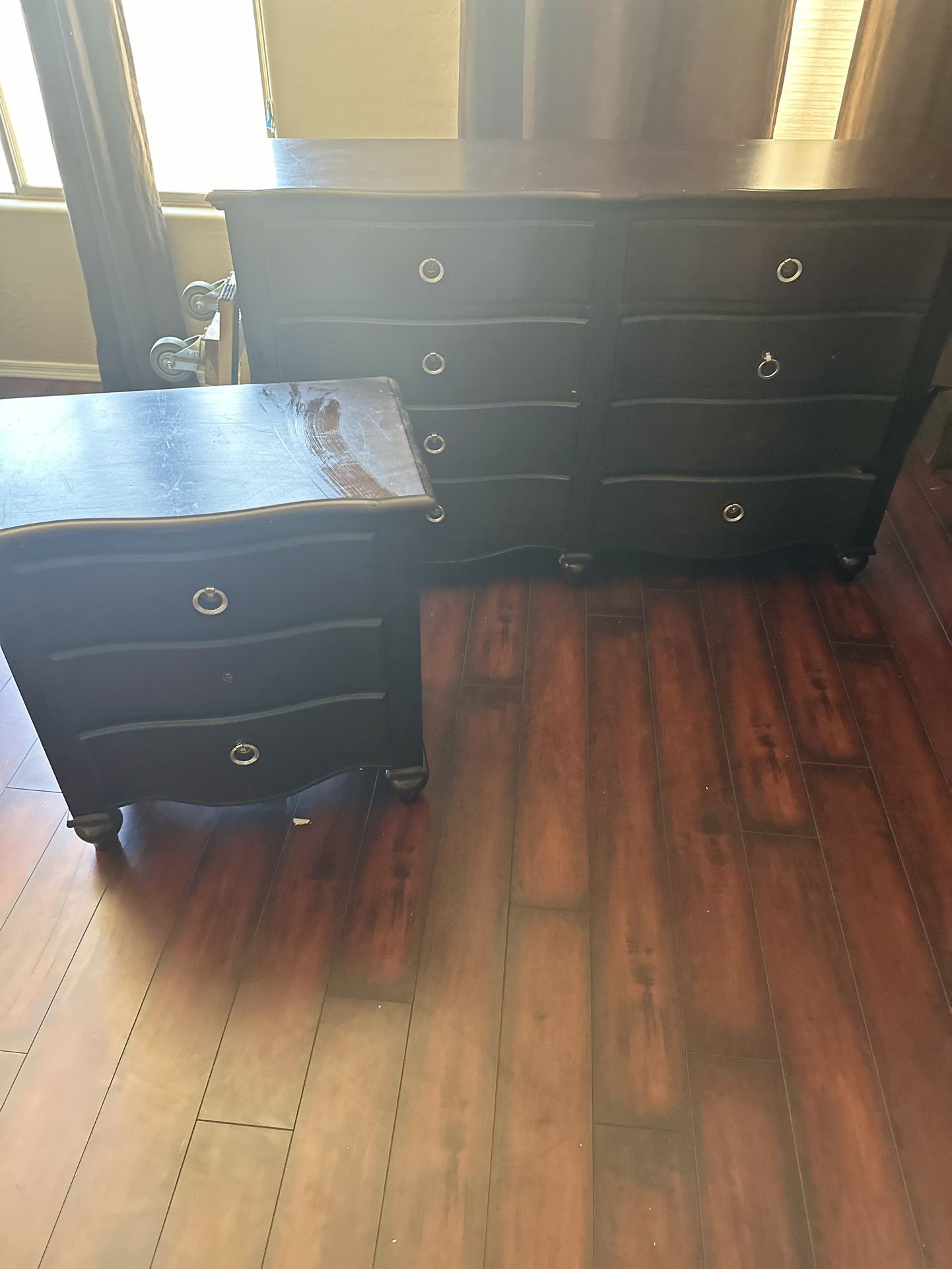 8 Drawer Dresser And Matching Nightstand 