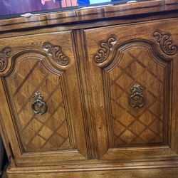 This is a Thomasville Camille Collection French Provincial flip-top server or buffet in pecan wood. 