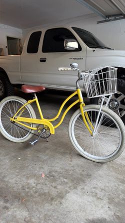 SCHWINN BIKE W/ BASKET