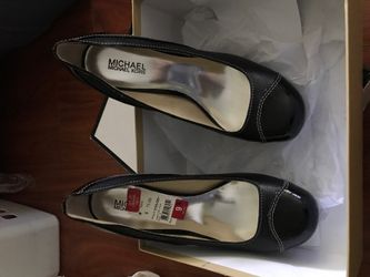 Micheal Kors Black Heels sz 9.