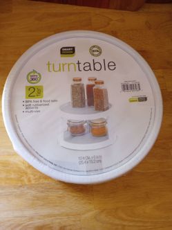 Two-tier plastic turntable
