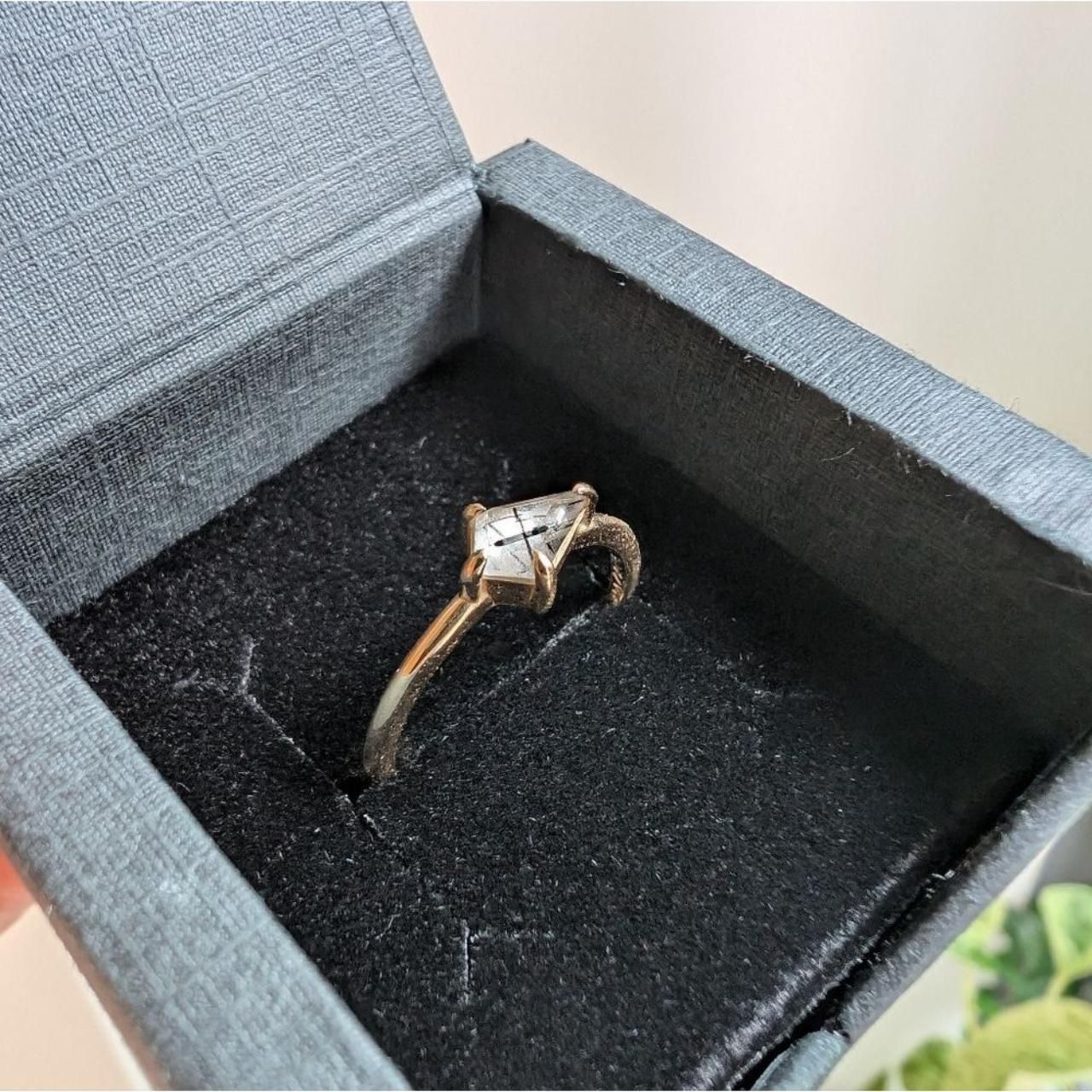 A Lauren Wolf Jewelry classic(119)62